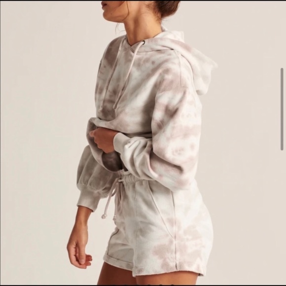 Abercrombie & Fitch Cloud Paperbag Shorts - Blush Pink Tie Dye - Picture 3 of 6